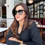 Dita Fakhrana Instagram - If you hesitate between me and another person, don’t choose me ✨ Happy Monday 🤍