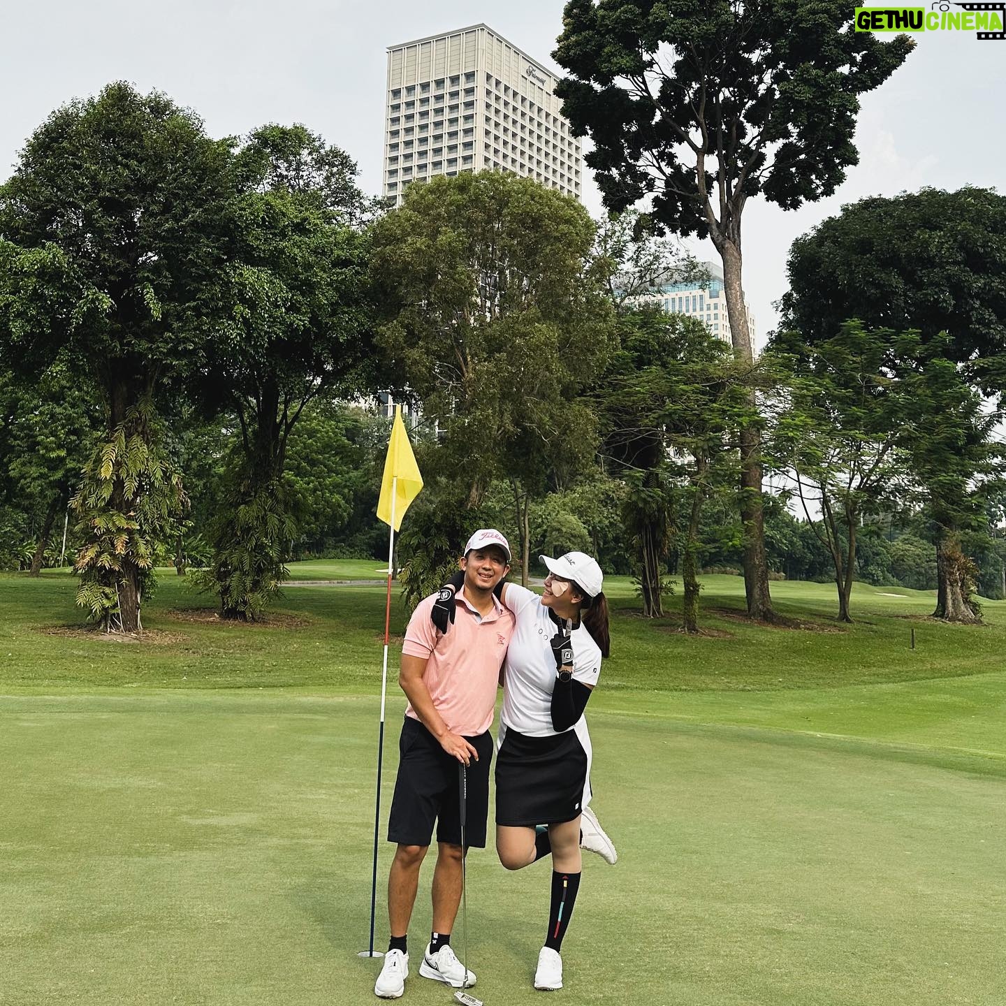 Dita Fakhrana Instagram - We’re team titleist x @footjoy.indonesia 🫶🏼 Sundate 🩵
