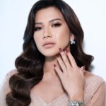 Dita Fakhrana Instagram - Ga bisa move on dari make up semalem 😍 Make up by @leoafandi_ 🤍 Hairdo by @aloy_hairstylist 🤍 Nail by @linneabeautybar_id 🤍