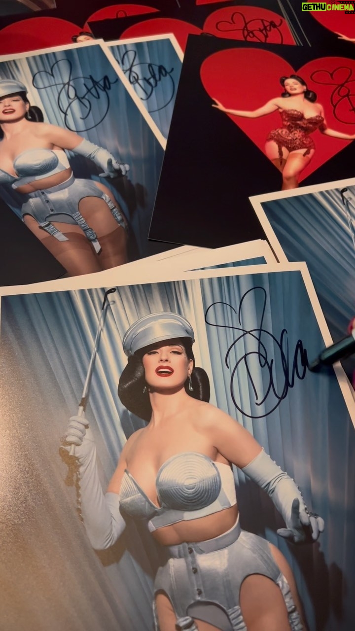 Dita Von Teese Instagram - New signed prints! 💋💋 Luxfaire.com