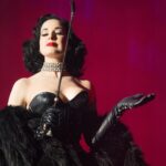 Dita Von Teese Instagram - Grüße #Berlin! @glamonatrix_official Die #Glamonatrix ist angekommen und wird euch bald sehen. Wir haben soeben insgesamt 50 tickets für unsere drei ausverkauften shows morgen, Freitag und Samstag Nacht freigegeben. Verpasst diese epischen nächte des fetischistischen #Burlesque und bereut es für immer! The Glamonatrix Show is on at Berlin’s Admiralspalast Theatre tomorrow, Friday, and Saturday. The shows are sold out, but we’ve just released a few of the best seats in the house for each night. dita.net/shows Genève…you’re next. 📷 @francesco_lucia_photography P.S Venus in #fauxfur