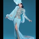 Dita Von Teese Instagram – A #DitaLasVegas costume created by @jennypackham 
and bespoke @louboutinworld boots.

📷 @sanchezzalba