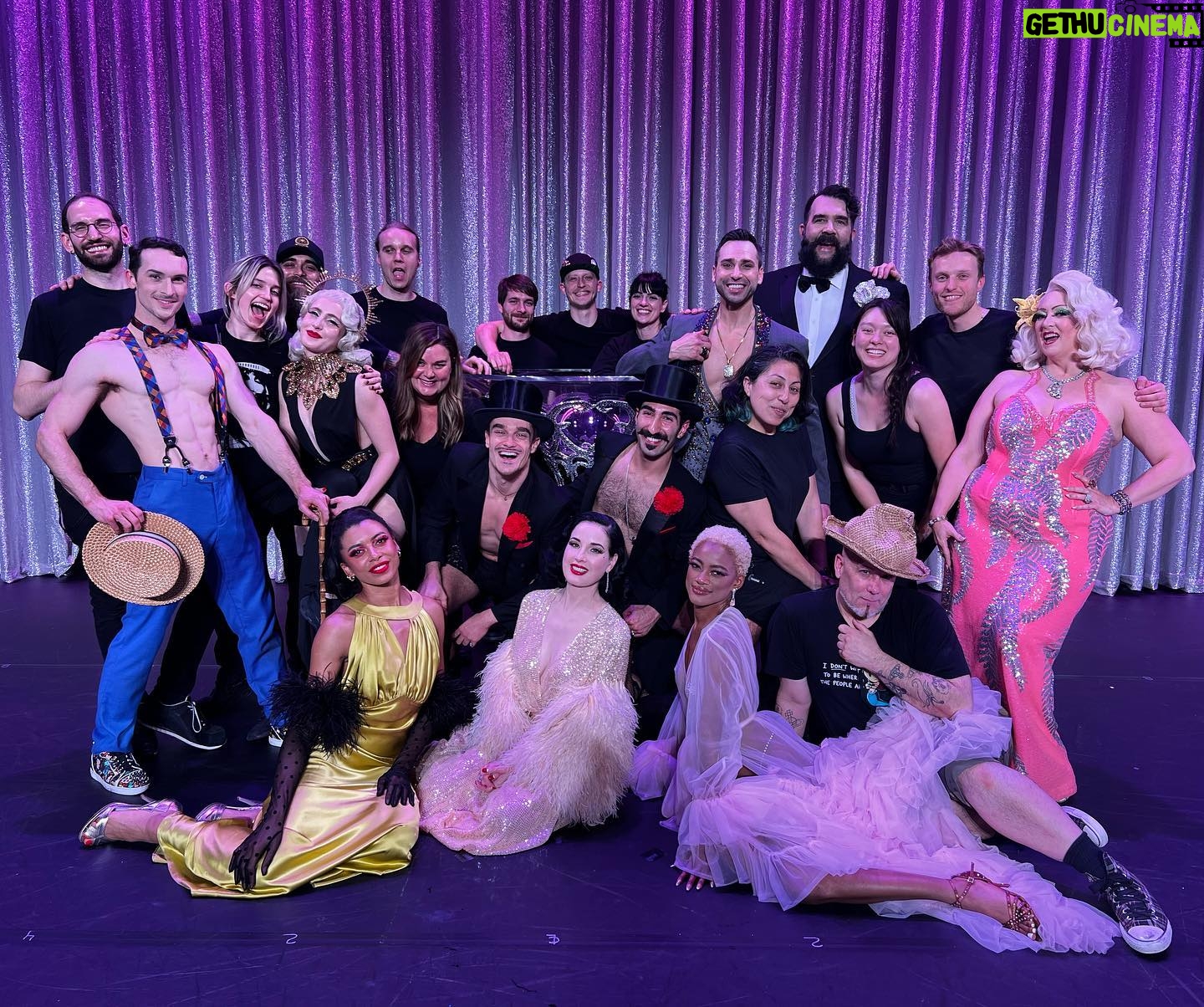 Dita Von Teese Instagram - The entire #Glamonatrix @glamonatrix_official cast and crew for the UK and Europe. đź’•Sincere gratitudeđź’• The best in the biz! Massive thanks to Alicia Black and @alexg.ld for working tirelessly for THREE YEARS to overcome all the challenges of touring with the most #glambitious #burlesque show ever! @jonnymcgovernisyourdaddy @dirtymartininyc @alekpalinski @vontourage @billymustapha @zeliarose @jettadore @laszlomajor @toscacyr @lana.kai.fox @alexg.ld @calicrawford @toddguru @vst44 @laurisiren @luke_fielding @annahaas @itsonsuvon @lucasmcl17 @calivalleycubenzi and Alicia Black