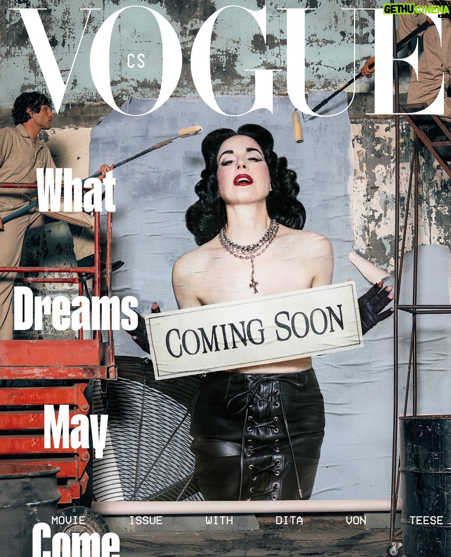 Dita Von Teese Instagram - #JulyIssue: Ladies and gentlemen, the international queen of burlesque: Dita von Teese. Ve slovníku pod pojmem femme fatale byste našli její fotografii. Burlesque diva, milovnice glamouru a jedna ze čtyř cover stars červencového vydání #VogueCS se díky své vášni pro retro stala ztělesněním zlaté éry Hollywoodu. Dita von Teese (@ditavonteese), vlastním jménem Heather Renée Sweet, nadále proměňuje své sny ve skutečnost. Červencové vydání se věnuje filmové scéně a snům ve všech podobách. V prodeji je od čtvrtka 15. června na novinových stáncích, online a v aplikaci Vogue CS. _ @ditavonteese má na sobě náhrdelníky, rukavice a sukni, vše @chromeheartsofficial _ #VogueCS #OnlyinVogue #WhatDreamsMayCome #MovieIssue #DitaVonTeese #MorelliBrothers #BurlesqueQueen _ Photo: @morellibrothers; Publisher: @michaelaseewald_v24; Editor-in-Chief: @andreabehounkova; Talent: @ditavonteese; Models: @pedroparadis, @edsonpellegrini; Stylist: @marc_eram (@aframe_agency); Hair: @hisvintagetouch; Make up: @gregoryarlt; Production: @creativepstudio, @rafafarias88; Set Designer: @rekavivien; Photo Assistant: @harlessphoto, @maxgraywilbur, @drewschwartzphotography: Prop Assistant: Jonathan Coltrain; Casting: @bellavlasis; Location: @_studios60