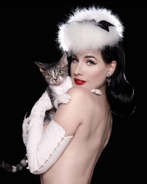 Dita Von Teese Instagram - Since it’s #nationalcatladyday … @mademewsellevonteese and me by @sanchezzalba