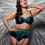 Dita Von Teese Instagram - Presenting @ditavonteeselingerie Starlift in Eden Green, sized up to 44F 📷 @sanchezzalba @vanesssaromo Hair @hisvintagetouch Makeup @gregoryarlt Jewels @parenteconnie