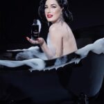 Dita Von Teese Instagram – Seduce the senses. SCANDALWOOD Body Wash has arrived. 

A luxurious plant-based, vegan body wash developed in collaboration with the queen of burlesque @ditavonteese . Exotic sandalwood, Bulgarian rose, musk, and sweet coriander wrap the body in a cocoon of voluptuous scented suds. 🌹🫧

This sulfate-free formula gently cleanses with botanical ingredients that are a gorgeous alternative to the harsh sulfates found in many cleansers, creating a rich lather while moisturizing the skin.

#dita #ditavonteese #ditafan #scandalwood #sandalwood #perfume #perfumes #fragrance #cleanbeauty #hereticparfum