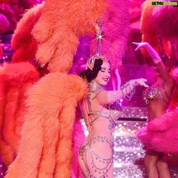 Dita Von Teese Instagram - Dita Von Teese has long been a fan of showgirls and especially the Jubilee dancer/showgirls, so to have her own show on the legendary Jubilee stage wearing the iconic costumes has been a dream come true https://www.caesars.com/horseshoe-las-vegas/shows/dita-von-teese www.amazon.com/Bluebells-Forever…ast/dp/B0CJXCPB4P NEW WEBSITE www.bluebellsforeverpodcast.com Follow us on Instagram and Facebook to see photos and updates www.instagram.com/bluebells_forever/ www.facebook.com/Bluebells-Forever-100660515010096 Link to interview with Dita Von Teese https://podcasts.apple.com/us/podcast/bluebells-forever-podcast/id1513513525?i=1000642879957