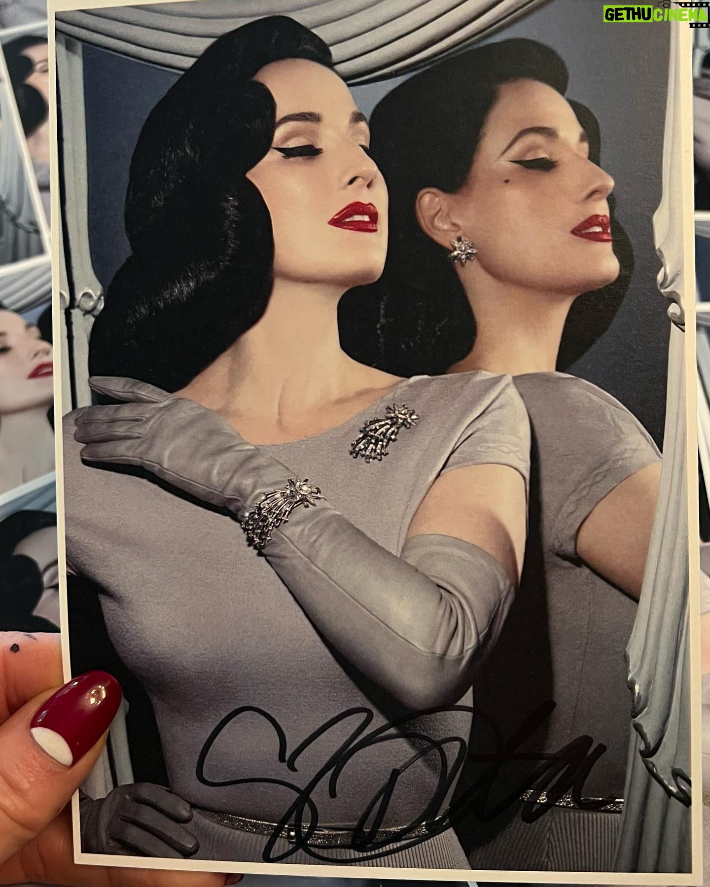 Dita Von Teese Instagram - The latest addition to my signature costume jewelry collection is The Starlette brooch, bracelet and earrings. Theses pieces are made in the USA, and are now available at Teese.us/shop (link in bio) When you order any of these pieces, you will also receive a hand-signed 5 x 7 photo card. If you spend over $300 on anything, we’re sending you the luxurious silk scarf as a gift. 💋💋 Use code holiday20 for 20% off sitewide! Join my Patreon community for and even bigger discount… patreon.com/Ditavonteese 📷 @sanchezzalba