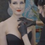 Dita Von Teese Instagram – See the full video of @nellyrecchia’s #bodyart, now up for subscribers ✨🎨🐆✨
p*t*e0n/ditavonteese 

#bodypaint #cheetahvonteese #nellyrecchia #dita #glamonatrix