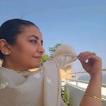 Divya Dutta Instagram - Mumbai today.. clear sky..thandi hawayein This song..is from uncle deepak bahrys film tarana..used to be my fav..still is.used to play itnon repeat mode and play the heroine..to the imaginary Mithunda singing to me. Talking of mithunda and Tarana..i remember going to gulmarg for this songs shoot, accompanying my mama (who was directing t film)n mami...all of 4 i guess.. he had lifted me up in t sky and joked.," mere sath kaam karegi ?? Heroine banegi? Years later ibdid join t movies and when bumped into Mithunda, i reminded him.ofcourse he wouldnt remember..this little girl. With stars in her eyes..