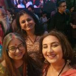 Divya Dutta Instagram - Wasa memorable evening!!!.40 glorious years..@prithvitheatre .. what a beautiful feeling to see @zakirhq9 perform alongside @chaurasia_rakesh #fazalquereshi @taufiqdjembe @sabirkhan._2411 weave magic! Qudos @kunal.r.kapoor for putting it all together with so much passion...this is one eve i really look forward to all year.