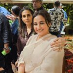 Divya Dutta Instagram - One of my most memorable evenings.has to be.Javed saabs bday..had all the wit humour and laughter..and thankyou dearest @anilskapoor ( missed taking a pic together in our conversation) and @kapoor.sunita for being the most amazing hosts..forvthat divine food and the warmth. And its always my utmost delight to meet you @azmishabana18. P.s @sonunigamofficial Tusi kamaal ho!! Love ya.