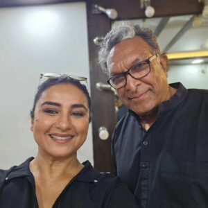 Divya Dutta Instagram - Fan moment...! Absolutely love watching him on screen!and what warmth he exudes!even off it!! Love you #nassar sir! Pleasure to have shared screen space with you.