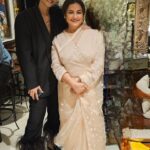 Divya Dutta Instagram - One of my most memorable evenings.has to be.Javed saabs bday..had all the wit humour and laughter..and thankyou dearest @anilskapoor ( missed taking a pic together in our conversation) and @kapoor.sunita for being the most amazing hosts..forvthat divine food and the warmth. And its always my utmost delight to meet you @azmishabana18. P.s @sonunigamofficial Tusi kamaal ho!! Love ya.