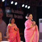 Divya Dutta Instagram - At the @jvwu_jaipur ..with the honorable governor of rajasthan @kalrajmishraofficial for thecwomen achiever awards.. so lovely to have an interactive session with an exciting enthusiatic audience..women, who love you and look up to you.. #gratitude @yogesh_ballan @raasshhmii