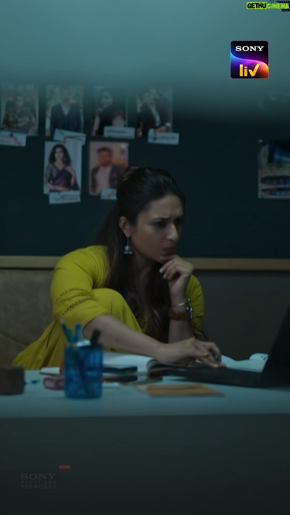 Divyanka Tripathi Instagram - Parvati Sehgal can decode anything, magic tricks too!πβ¨πͺ Watch Adrishyam-The Invisible Heroes streaming now on Sony LIV. New episodes every Thu-Fri at 8 pm #Adrishyam #AdrishyamONSonyLIV @divyankatripathidahiya @eijazkhan @thespianace @tarunanand27 @chirag.mehra @bombayshowstudios @i.am.rosh @aaryan_amit_ @paragchadha @zarababytv @shriyajhasj @sachinpandey2612 @adity938 @anshumania @k_chanakya @anshumanshoots @sanjay_kumar_behera @sonylivinternational