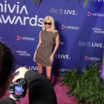 Dixie D'Amelio Instagram - so much fun last week with @vinivia.live - we will be live-streaming on the platform once a week! i can’t wait to use this platform as a way to connect and talk with you guys even more <3 go download rn #viniviapartner