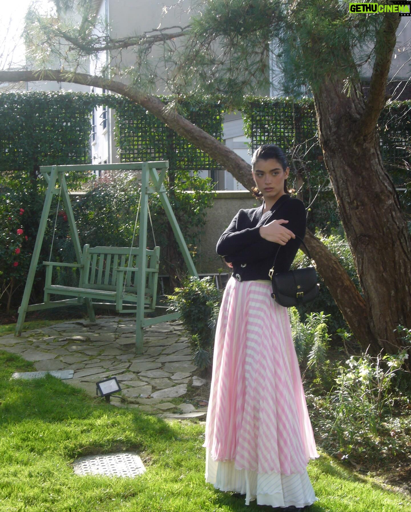 Dixie D'Amelio Instagram - the most elegant @louisvuitton🤎