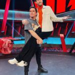 Dmitriy Maslennikov Instagram - Сидим с @anton.shastoon ждём, когда холодина закончится😂 кто ждёт вместе с нами, ставит лайк! вообще выглядит, как обложка для какого-то фанфика