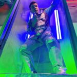 Dmitriy Maslennikov Instagram - Так кайфую от того, что я блогер! Можно на съемках примерить на себя различные образы! От Индиана Джонс до пассажира космического корабля!) а что тематического вы бы хотели ещё у нас увидеть?