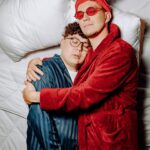 Dmitriy Maslennikov Instagram - Вышел из душа и сразу к @daniro23 на др! Ещё раз поздравляю тебя, мой дорогой друг! Я понимаю, что у тебя была пижамная вечеринка, но всегда мечтал по Москве погонять в халатике😂