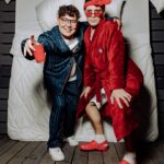 Dmitriy Maslennikov Instagram - Вышел из душа и сразу к @daniro23 на др! Ещё раз поздравляю тебя, мой дорогой друг! Я понимаю, что у тебя была пижамная вечеринка, но всегда мечтал по Москве погонять в халатике😂