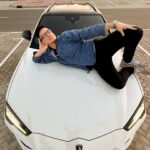 Dmitriy Maslennikov Instagram - Отдыхал, спал, вкусно кушал весь январь! И нашёл идеальное место для сон-часа😂 Ламба не только быстрая, но и удобная😅 теперь понял, почему Егор Крид так ей восхищался! Как вы поняли, последние несколько дней я провёл в Дубайске! Поймал невероятный заряд энергии и теперь готов влетать на YouTube с двух ног! А за эту белую малыху отдельный респект моим друзьям @yofleet