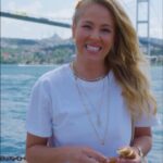 Doğa Rutkay Instagram – Plastik ayak izimizi azalttığımız, üstelik daha ekonomik bir alışveriş deneyimine ne dersiniz?🍀
Haydi sizler de biten OMO sıvı deterjanınızın şişesiyle Ortaköy 3M Migros OMO Yeniden Dolum Noktası’na gelin ve boş şişenizi tekrar doldurun.🌟♻️
Minik olsa da attığımız bu adımlar, güzel sonuçların başlangıcıdır. 🌍🤍 
@omoturkiye 
#işbirliği