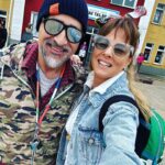 Doğa Rutkay Instagram - Çağdaş adil özgür üreten konuşan parlayan hak hukuk adaletten tarafa emekten haktan yana kavga etmeyen barışçıl ve şefkat dolu çocukların güldüğü kadınların yaşadığı hayvanların korunduğu evlatlarımızın ufkunu açan onlara umut veren geleceği endişeyle değil çoşkuyla bekleyen bir ülke için! Oyumuzu verdik🌾💫