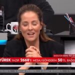 Doğa Rutkay Instagram - Unutulmaz bir akşamdı. #TürkiyeTekYürek dedik ve onlarca meslek dostları biraraya geldik. Yayında yapımda emeği geçen herkese teşekkürler. Tüm medya kuruluşlarımıza ve yöneticilerimize teşekkürler. Aksaklık olmadan emek veren tüm ekran arkası emekçilere teşekkürler. Baktığım telefonlarda görüştüğüm vatandaşlarımızın kulağıma söylediklerini bir bilseniz… Kalbiniz umutla dolardı. Koca bir milletin, hele ki küçücük çocukların açtığı kumbaraları, annesinin yüzüğünü satıp bağış yapan, dializ hastası bir amcamın ilaç parasını bağışlması daha hangi birini anlatsam.. Yüreğimde taşıdığım o sözleri beni yaşama bağladı. İlgiyle paylaşılan bu video kesitinde vatandaşımızın güzel sözlerini aktarmak bana nasip oldu. İyi ki varsınız… Ülkemizin başısağolsun. Yaraları sarabilmemiz dileğiyle.