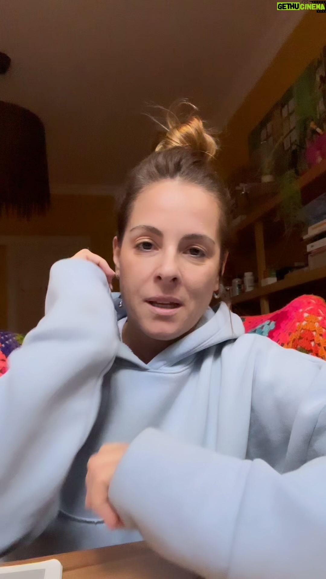 Doğa Rutkay Instagram - İşaret dili gereksinimi için bana ya da @parmaklarinsesi Mustafa’ya videoları gönderebilirsiniz! Bana direk mesajla ulaşabilirsiniz. Buradayız! Sağır dilsiz vatandaşlarımızın bu dili bilenlere ihtiyacı var lütfen yayalım🙏🏼 @tidkolog @sararamakurtarma @afadbaskanlik @akutdernegi