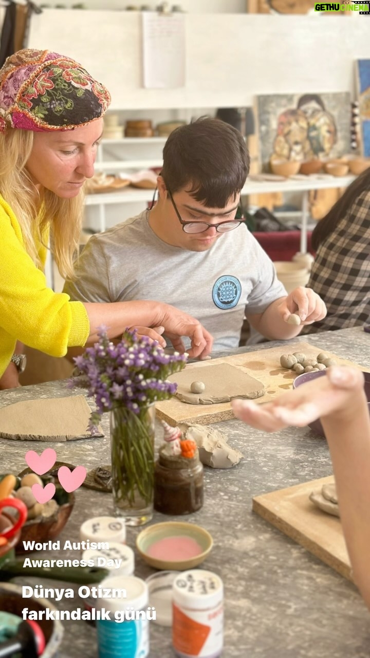 Doğa Rutkay Instagram - #worldautismawarenessday #dünyaotizmfarkındalıkgünü GC elements workshop