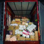 Doğa Rutkay Instagram - Bir çağrıyla, ikinci buluşmamızı gerçekleştirdik. Bir değil iki tıra ancak sığdık! Sizin güveniniz, desteğinizle yeniden yola çıkıyor tırlar! Esra @1dunyaesra bize bölgeden bildirmeye devam edecek. Nereye gidiyor kimlere ulaşıyor destekleriniz diye hepsini paylaşacağız. Gönlünüz rahat olsun. Elleriniz dert görmesin! Bugün bir telefonla desteğe koşan dostum @yagmurkasifoglutosun1 , hemen dükkanı açalım diyen Hazal ve Eda’cığım @miskfloralcafe @hazalsenn ! Siz olmadan olmazdı! VE ASIL SİZ OLMADAN OLMAZDI. 🙏🏼♥️