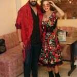 Dolly Shaheen Instagram - كات جديدة حنزلها كمان ساعة .... يا رب تعجبكم.... على الفكرة الكات دي مش موجودة في الكليب الكليب كامل عاليوتيوب #دوللي_ست_البنات #حوش_الدلع #يا_حبيبتي_يا_امي #الملكة #دولي_شاهين #دوللي #دولي #دوللي_شاهين #ننه_هو #افراح_و_زينة #حكاية_بنت #الحاجة_داعيالك #سنة_سعيدة #queen #dollyshahine #dolly #ninna_hoo #afrahwzina #hekayet_bent