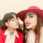 Dolly Shaheen Instagram - #alliwantforchristmasisyou @nouralwan143 #merrychristmas love ❤️ u 💓 ❤️ 💖 #dollyshahine #dolly #دولي_شاهين #دوللي #دولي #دوللي_شاهين