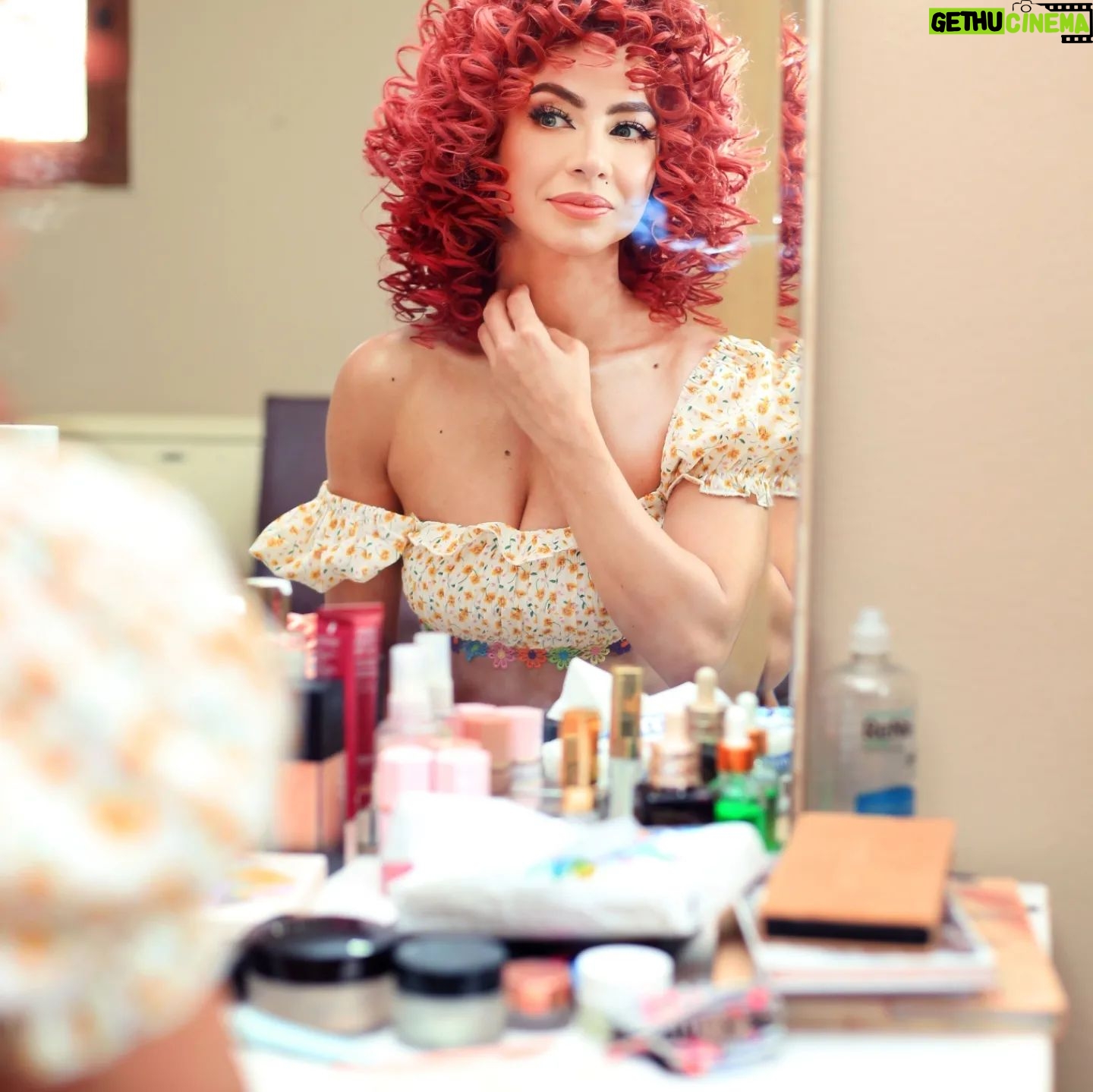 Dolly Shaheen Instagram - While getting ready to shoot Wish me luck..... #دوللي_ست_البنات