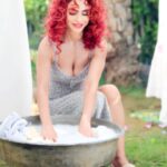 Dolly Shaheen Instagram - عايزين الكليب ينزل امتى؟ wait for my new clip soon #دوللي_ست_البنات Subscribe to my YouTube channel to watch it... love u
