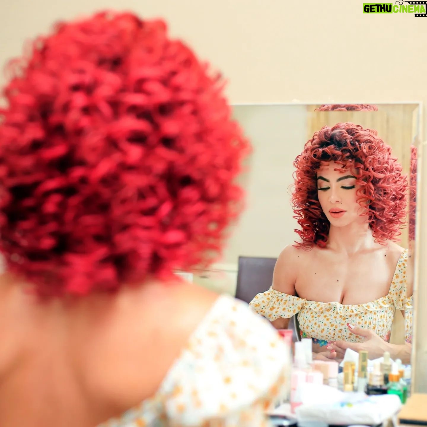 Dolly Shaheen Instagram - While getting ready to shoot Wish me luck..... #دوللي_ست_البنات