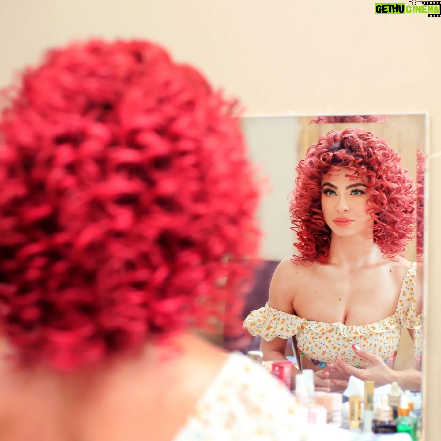 Dolly Shaheen Instagram - While getting ready to shoot Wish me luck..... #دوللي_ست_البنات