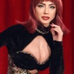 Dolly Shaheen Instagram - Which #look is ur #favorite 🤔👀🤪 اي لوك بتفضلوا... من دون تحيز للبلدي 🤣🤣😜🤪 #يا_حبيبتي_يا_امي #الملكة #دولي_شاهين #دوللي #دولي #دوللي_شاهين #ننه_هو #افراح_و_زينة #حكاية_بنت #الحاجة_داعيالك #queen #dollyshahine #dolly #ninna_hoo #afrahwzina #hekayet_bent