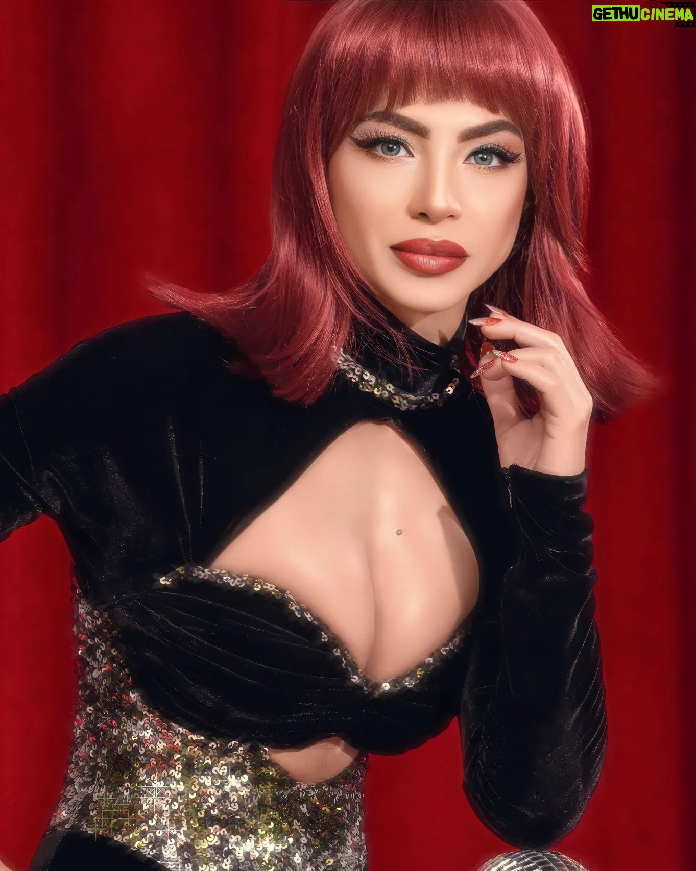 Dolly Shaheen - 11.6K Likes - Which #look is ur #favorite 🤔👀🤪
اي لوك بتفضلوا... من دون تحيز للبلدي 🤣🤣😜🤪
#يا_حبيبتي_يا_امي #الملكة #دولي_شاهين #دوللي #دولي #دوللي_شاهين #ننه_هو #افراح_و_زينة #حكاية_بنت #الحاجة_داعيالك
#queen #dollyshahine #dolly #ninna_hoo #afrahwzina #hekayet_bent