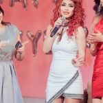 Dolly Shaheen Instagram - It's never late for a very merry Christmas 🎅 🎄 ❤️ and happy new year 🎉 😊 ✨️ كل سنة وانتم طيبين 🍾🍾🍾🍾 #حوش_الدلع #يا_حبيبتي_يا_امي #الملكة #دولي_شاهين #دوللي #دولي #دوللي_شاهين #ننه_هو #افراح_و_زينة #حكاية_بنت #الحاجة_داعيالك #سنة_سعيدة #queen #dollyshahine #dolly #ninna_hoo #afrahwzina #hekayet_bent