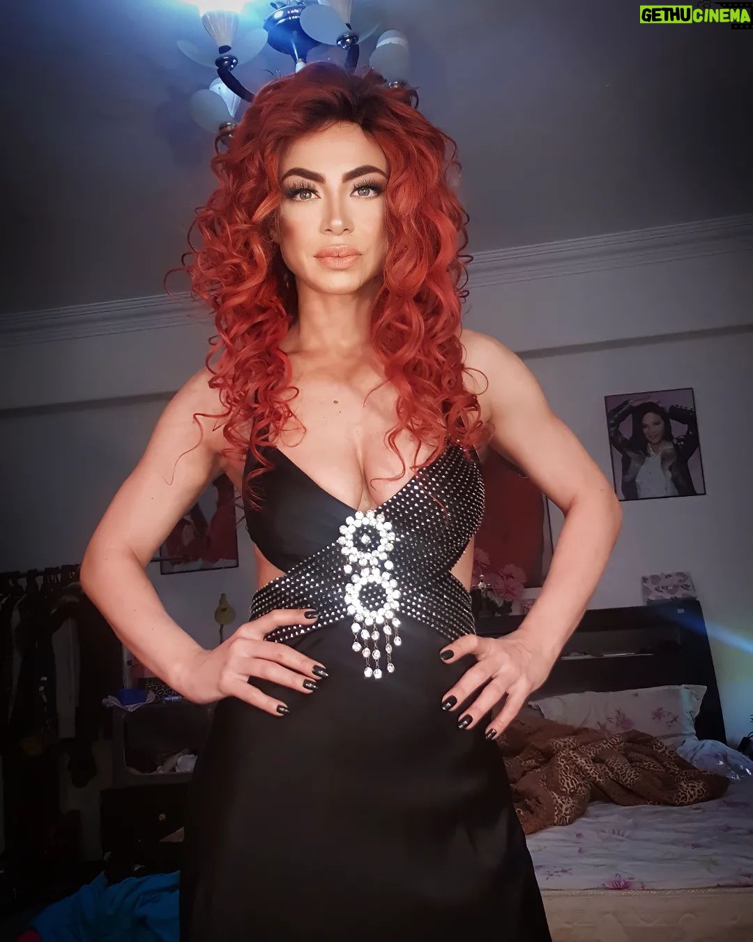 Dolly Shaheen Instagram - Lady in red hair... i love it ❤❤❤❤❤💋 hope u do mis amores.. مساء الفل..... 🥰🥰🥰🥰🥰 #يا_حبيبتي_يا_امي #الملكة #دولي_شاهين #دوللي #دولي #دوللي_شاهين #ننه_هو #افراح_و_زينة #حكاية_بنت #الحاجة_داعيالك #queen #dollyshahine #dolly #ninna_hoo #afrahwzina #hekayet_bent