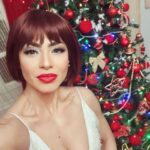 Dolly Shaheen Instagram - New years eve 🍾🌲🥂🎊🎉✨️ #happynewyear mis amores يا رب ايامكم كلها فرح وسعادة..... كل سنة وانتم طيبين 🍾🍾🍾🍾 #حوش_الدلع #يا_حبيبتي_يا_امي #الملكة #دولي_شاهين #دوللي #دولي #دوللي_شاهين #ننه_هو #افراح_و_زينة #حكاية_بنت #الحاجة_داعيالك #سنة_سعيدة #queen #dollyshahine #dolly #ninna_hoo #afrahwzina #hekayet_bent