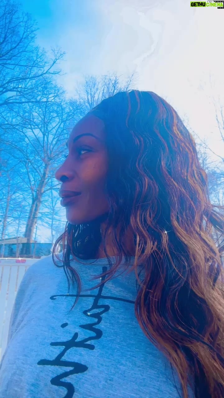 Dominique Jackson Instagram - Just saying hi🥰🥰🥰. On this gorgeous day💕💕💕💕💕💕 #livehonestly #liveauthentic