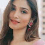 Donal Bisht Instagram – Love in the air 🩷🕊️
#HappyHinduNewYear #happynavratri #happygudipadwa #happyugadi 😊
#love #pure #vibes #happy #saree #actor #life #beautiful #donalbisht  #newyou #classic #indian ⭐️