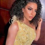 Donia Samy Instagram - 💛👩🏽‍🦱 💄 @annanamr_makeupartist 👗 @vano_ready_to_wear @ali_elsharnoby