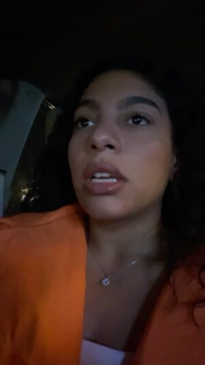 Donia Samy Instagram - مضطرة اسيب الفيديو ده هنا عشان السؤال ده طلع محير ناس كتير 🤓
ياريت اجابات نارية لو سمحتوا 🔥