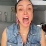 Dora Mazzone Instagram – Abro debate:
¿Qué sentido tiene levantarse a las 5:00 am?
😫😫😫😫😫😫

Vean todo el video y después responden por favor….

Un poco de broma para antes de dormir 😴 

La voz del comediante venezolano @elgeorgeharris 

Sigueme en #TlKT0K para más entretenimiento y diversión… te espero por allá 👉 📲 

Buenas noches gente linda! Que tengan dulces sueños y descanso reparador… hasta mañana 😘🌙💤😴 

#sonrieantesdedormir #parati #humor #doramazzone #loquesomos